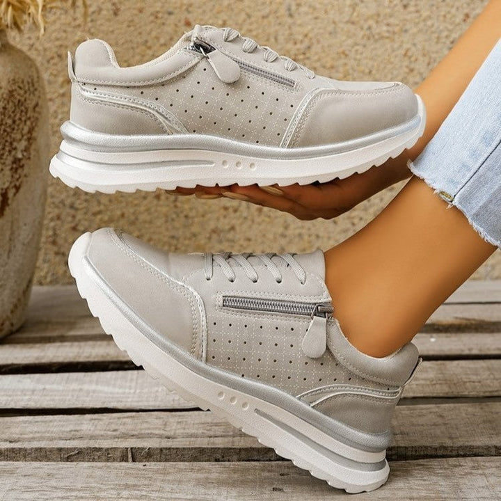 Sneakersy