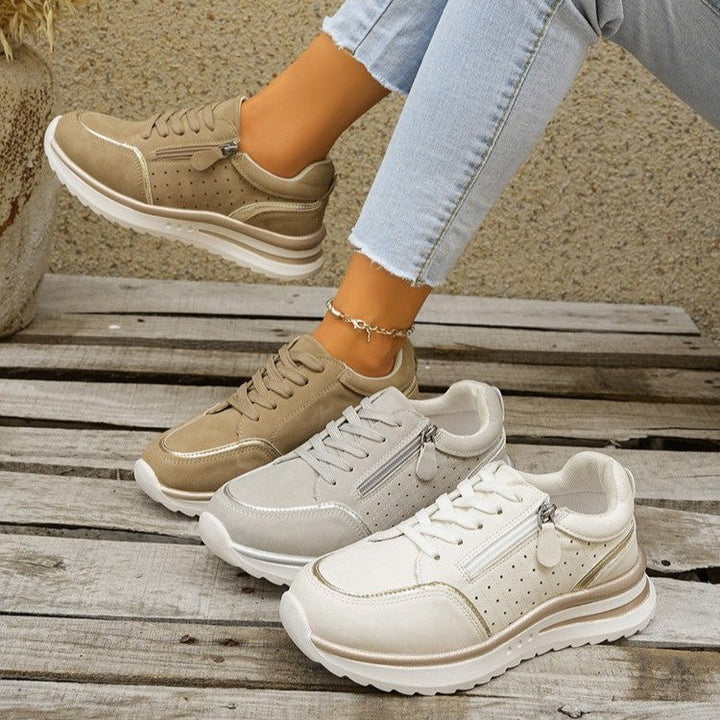 Sneakersy