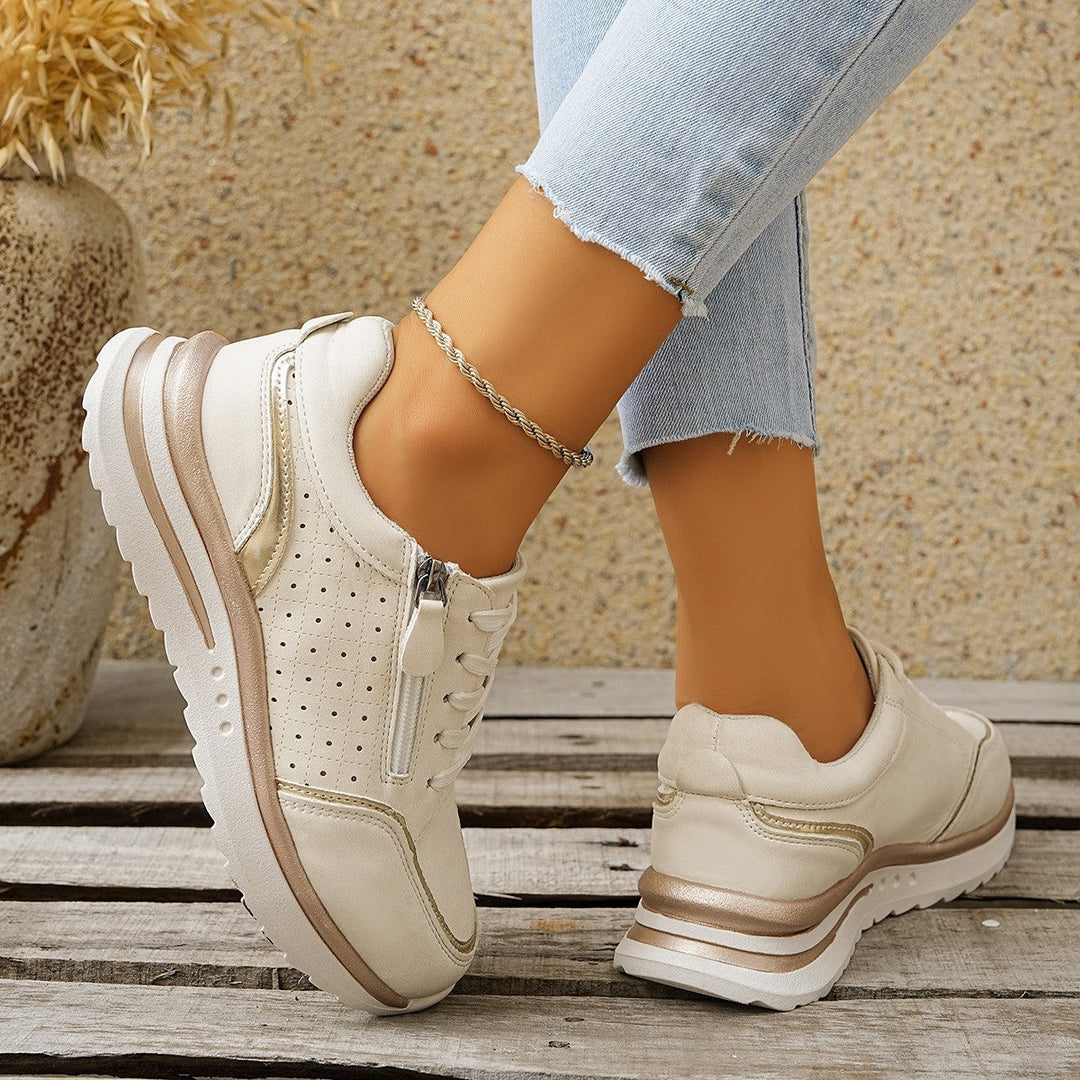 Sneakersy
